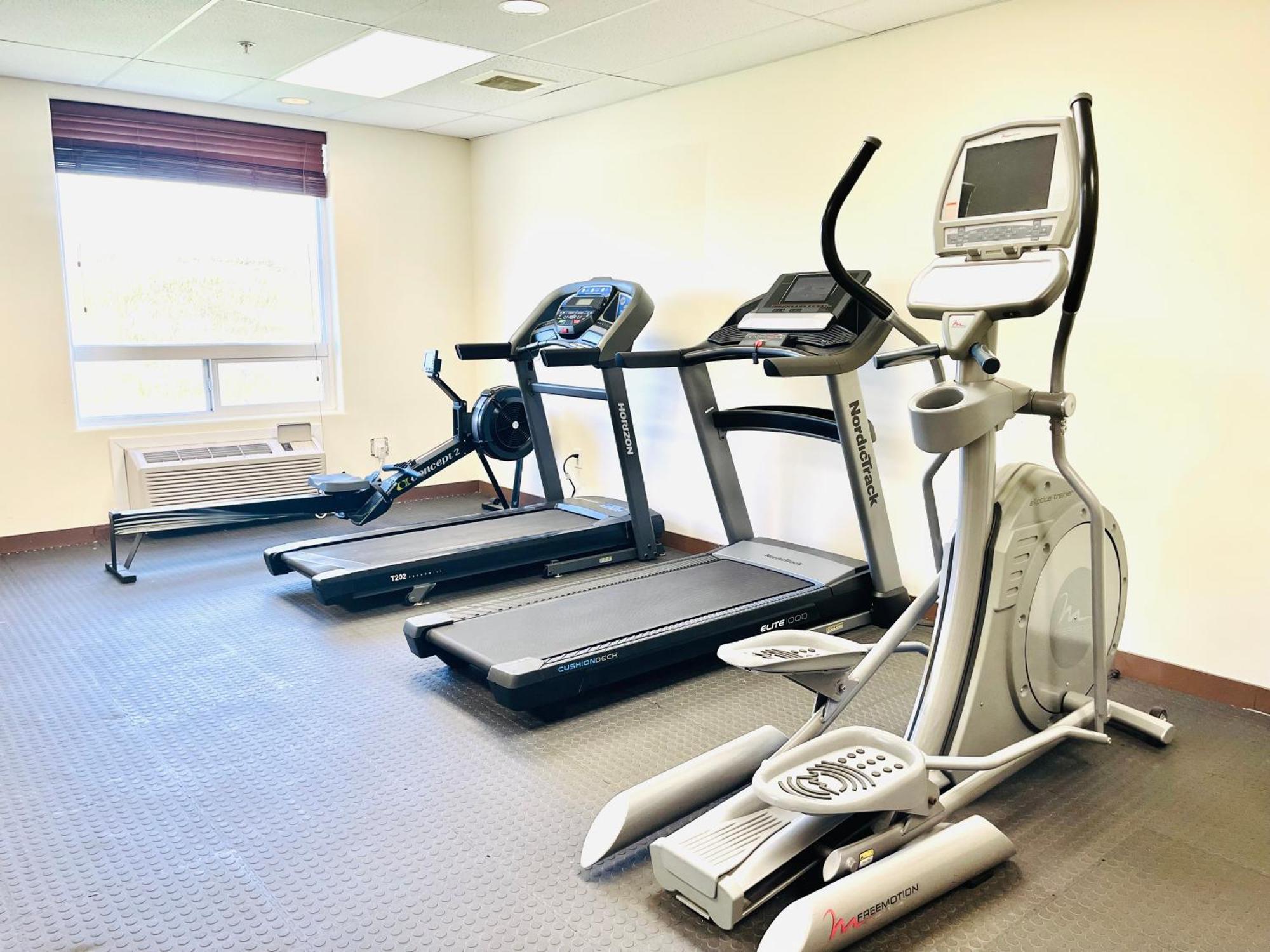Days Inn By Wyndham Grande Prairie Buitenkant foto